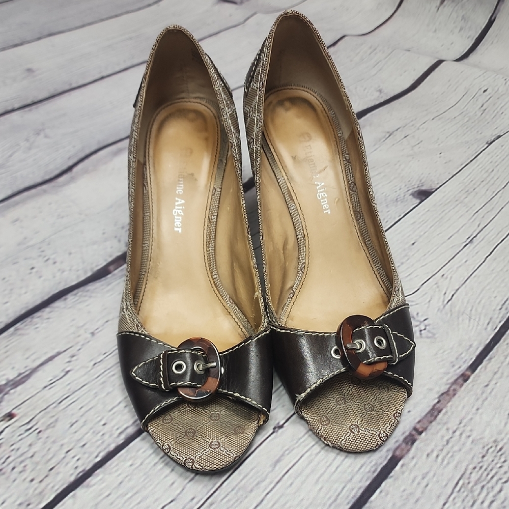 Etienne Aigner Classic Brown And White Heeled Peep Toes Size 7